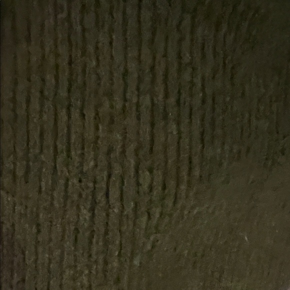 Elegant Green Women's Sweater - Picture 6 of 6